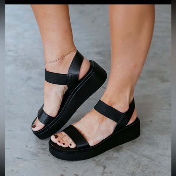 BAMBOO Shoes - BAMBOO Platform Sandals Black Womens Size 10 Toe And Ankle Straps